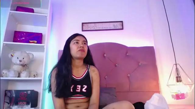 Image 2 of janne_moon Stream on Chaturbate on 1 month ago