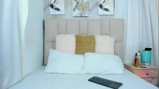 Image 12 of jaslyn__smith Stream on Chaturbate on 26 days ago