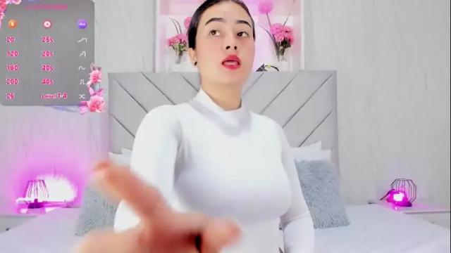 Image 3 of jaslyn__smith Stream on Chaturbate on 13 days ago