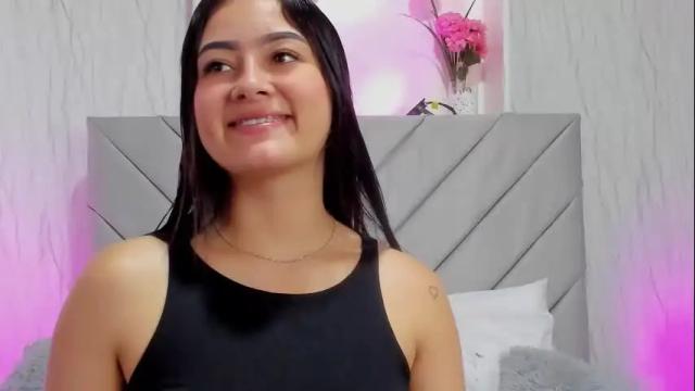 Image 4 of jaslyn__smith Stream on Chaturbate on 9 days ago