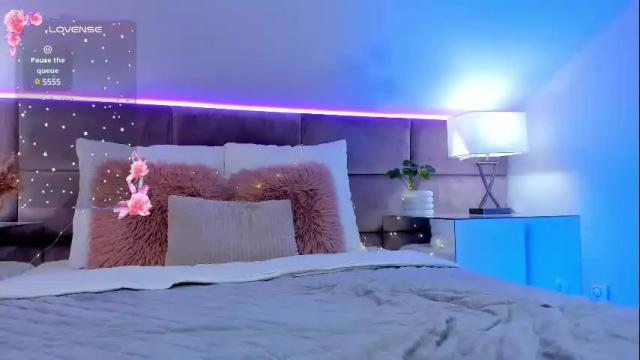 Image 4 of jasmilynn Stream on Chaturbate on 5 days ago