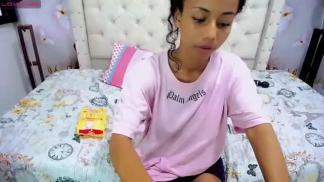 Image 12 of jasmin_brunette_ Stream on Chaturbate on 13 months ago