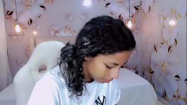 Image 3 of jasmin_brunette_ Stream on Chaturbate on 1 month ago
