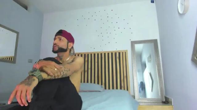 Image 4 of jasminadnaladdin Stream on Chaturbate on 16 months ago