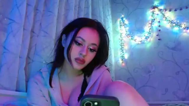 Image 2 of jasminbloempje Stream on Chaturbate on 18 months ago