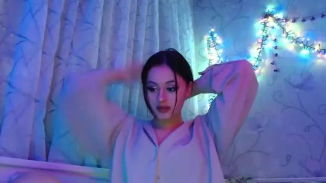 Image 6 of jasminbloempje Stream on Chaturbate on 18 months ago