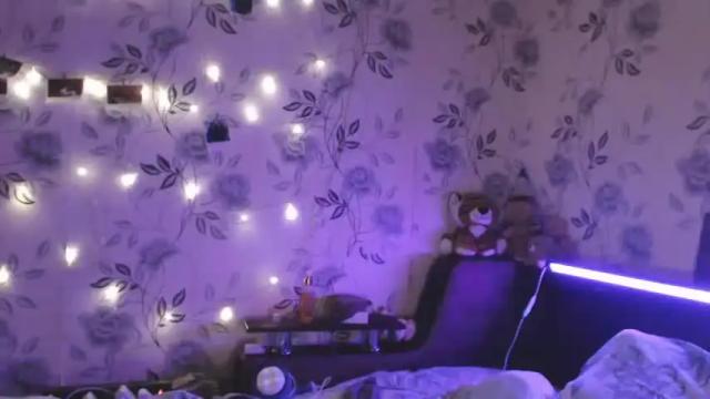 Image 6 of jasminbloempje Stream on Chaturbate on 18 months ago