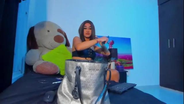 Image 4 of jasmindivas Stream on Chaturbate on 1 month ago