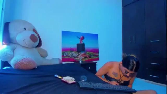 Image 3 of jasmindivas Stream on Chaturbate on 1 month ago