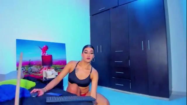 Image 2 of jasmindivas Stream on Chaturbate on 1 month ago