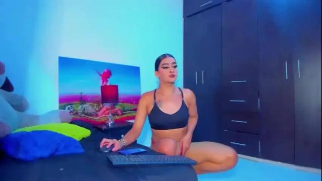 Image 3 of jasmindivas Stream on Chaturbate on 1 month ago