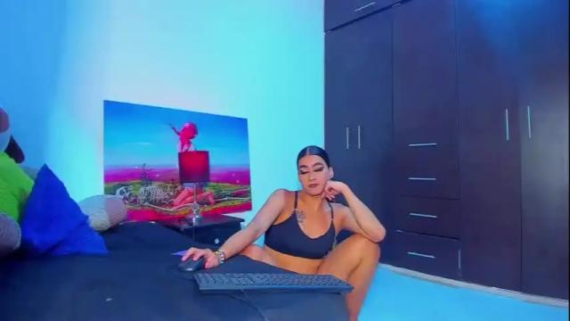 Image 4 of jasmindivas Stream on Chaturbate on 1 month ago