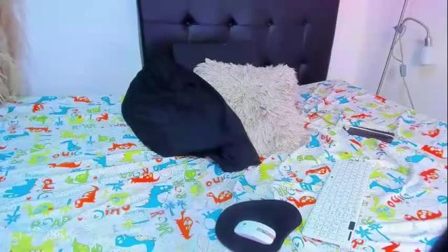 Image 4 of jasmindivas Stream on Chaturbate on 1 month ago