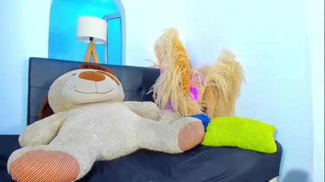 Image 3 of jasmindivas Stream on Chaturbate on 9 days ago