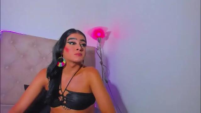 Image 6 of jasmindivas Stream on Chaturbate on 2 months ago