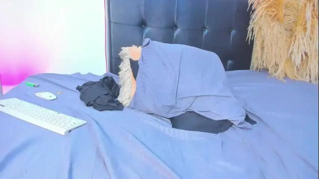 Image 6 of jasmindivas Stream on Chaturbate on 2 months ago