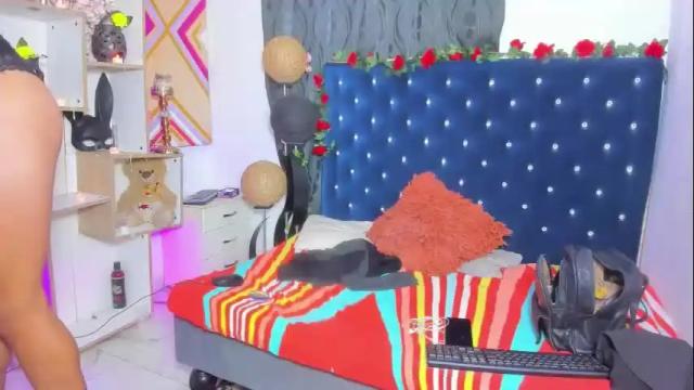 Image 2 of jasmindivas Stream on Chaturbate on 1 month ago