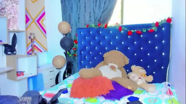 Image 2 of jasmindivas Stream on Chaturbate on 1 month ago