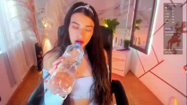 Image 7 of jasmine_hyper_1 Stream on Chaturbate on 4 months ago