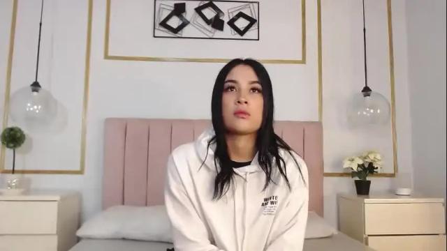 Image 3 of jasmine_lander Stream on Chaturbate on 3 months ago