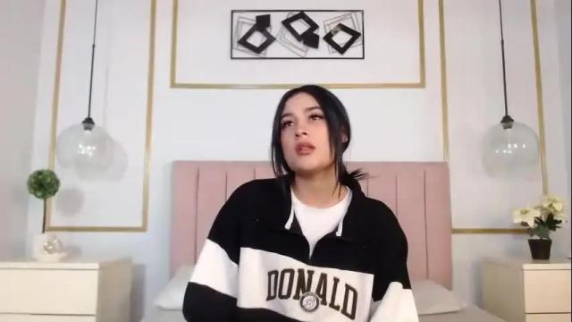 Image 4 of jasmine_lander Stream on Chaturbate on 2 months ago
