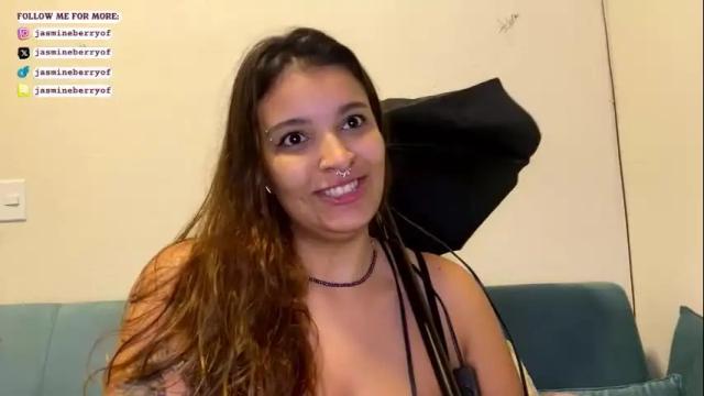 Image 3 of jasmineberryof Stream on Chaturbate on 3 months ago