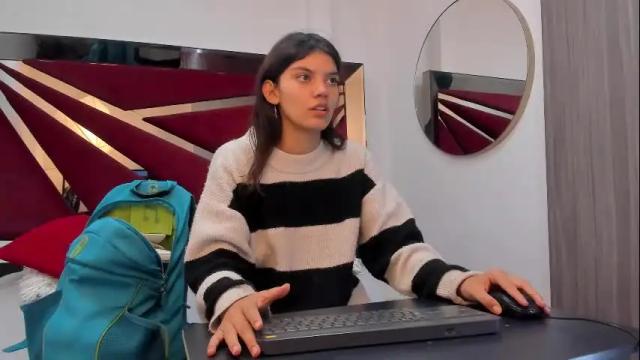 Image 2 of jasmineharris Stream on Chaturbate on 1 month ago