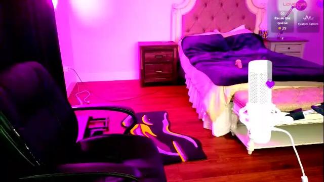 Image 2 of jasminewinters Stream on Chaturbate on 1 month ago