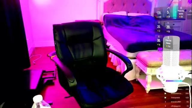 Image 4 of jasminewinters Stream on Chaturbate on 1 month ago