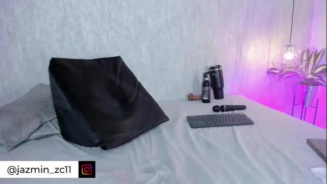 Image 6 of jazmin__z Stream on Chaturbate on 25 days ago