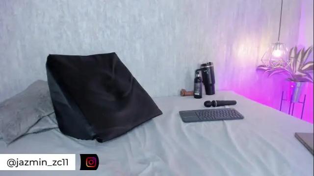 Image 7 of jazmin__z Stream on Chaturbate on 25 days ago