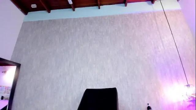Image 4 of jazmin__z Stream on Chaturbate on 9 days ago
