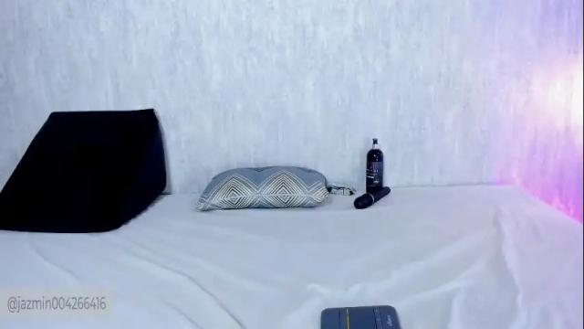 Image 4 of jazmin__z Stream on Chaturbate on 4 days ago