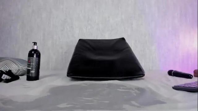 Image 3 of jazmin__z Stream on Chaturbate on 3 months ago