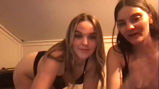 Image 4 of jazmin_june Stream on Chaturbate on 14 months ago