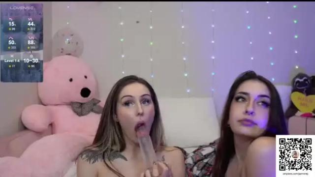Image 3 of jazminejynx Stream on Chaturbate on 17 months ago