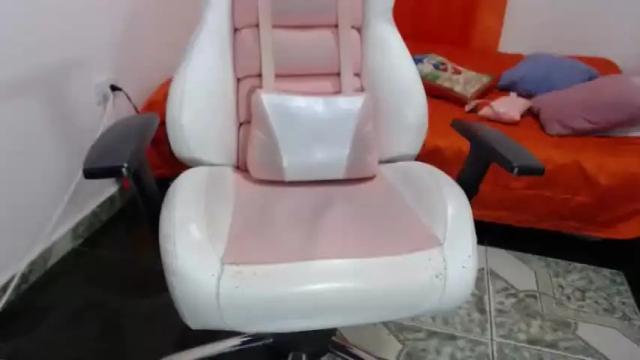 Image 12 of jazzmin_22 Stream on Chaturbate on 19 months ago
