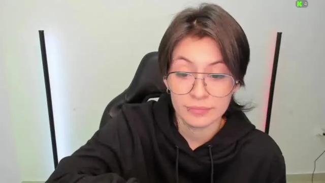 Image 4 of jeins_22 Stream on Chaturbate on 15 months ago