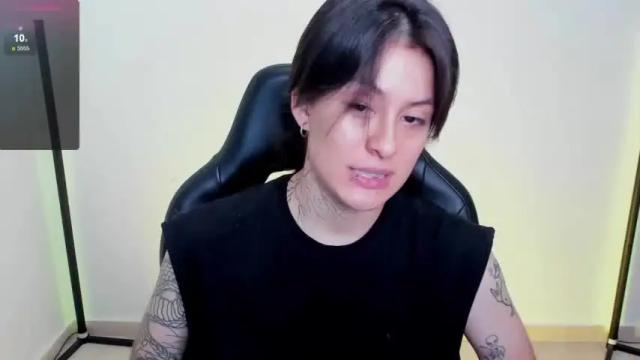 Image 10 of jeins_22 Stream on Chaturbate on 15 months ago
