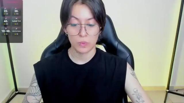 Image 2 of jeins_22 Stream on Chaturbate on 15 months ago