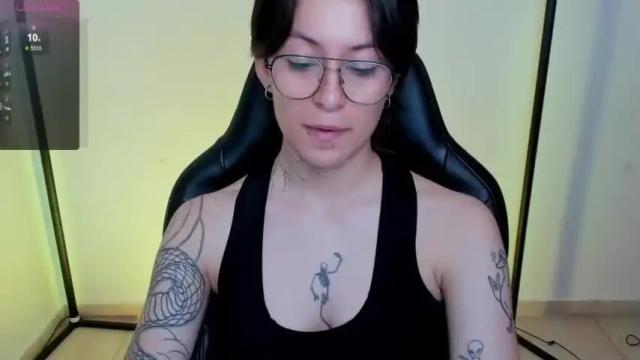 Image 7 of jeins_22 Stream on Chaturbate on 13 months ago