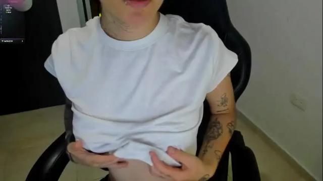 Image 12 of jeins_22 Stream on Chaturbate on 3 months ago