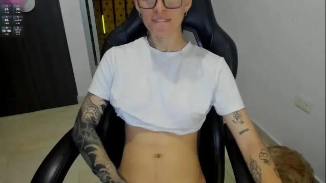 Image 3 of jeins_22 Stream on Chaturbate on 3 months ago