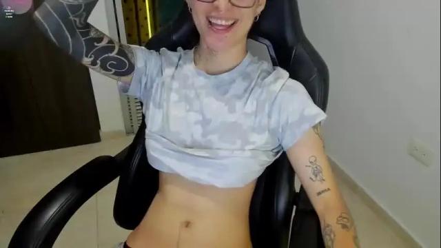 Image 2 of jeins_22 Stream on Chaturbate on 1 month ago