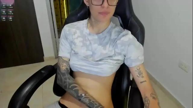 Image 4 of jeins_22 Stream on Chaturbate on 1 month ago