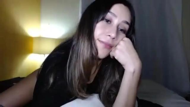 Image 3 of jeinsssgreys Stream on Chaturbate on 16 months ago