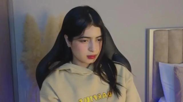 Image 4 of jem_rosset Stream on Chaturbate on 16 months ago