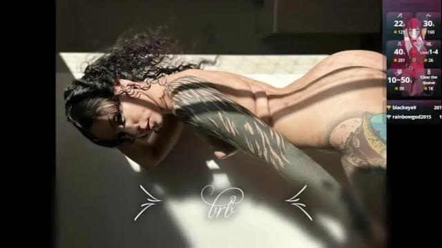 Image 10 of jen_ziur Stream on Chaturbate on 2 months ago