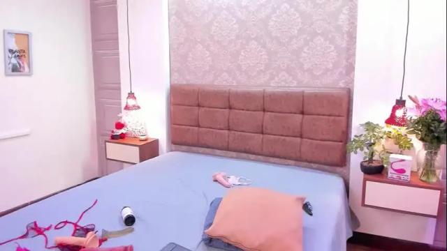 Image 12 of jenadeyrose Stream on Chaturbate on 11 days ago
