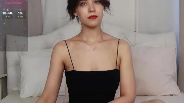 Image 3 of jenaloren Stream on Chaturbate on 2 months ago